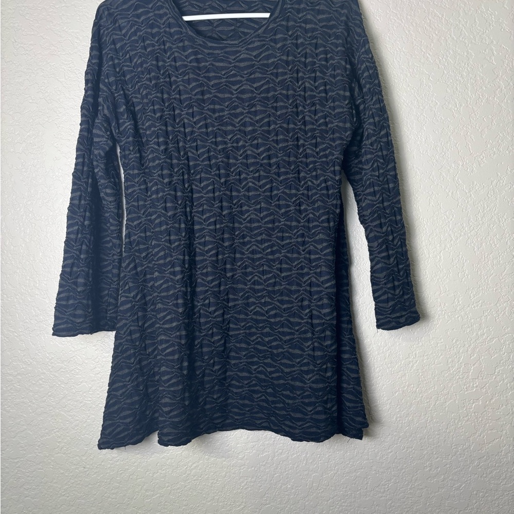 Cut Loose Charcoal and Black Textured Top